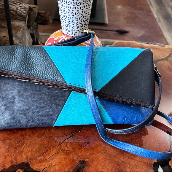 Soruka Mika recycled leather crossbody in ocean color block geometric design NWT - Picture 7 of 8
